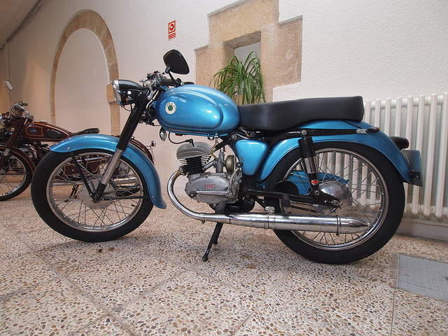 Moto OSSA 150 cm3 (année 1958) 