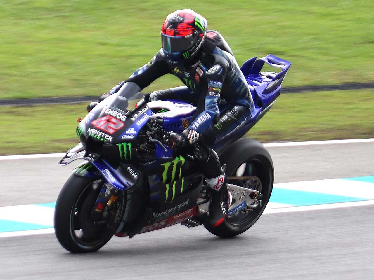 Álex Rins pilotant une Monster Energy Yamaha lors du Grand Prix de Malaisie en MotoGP