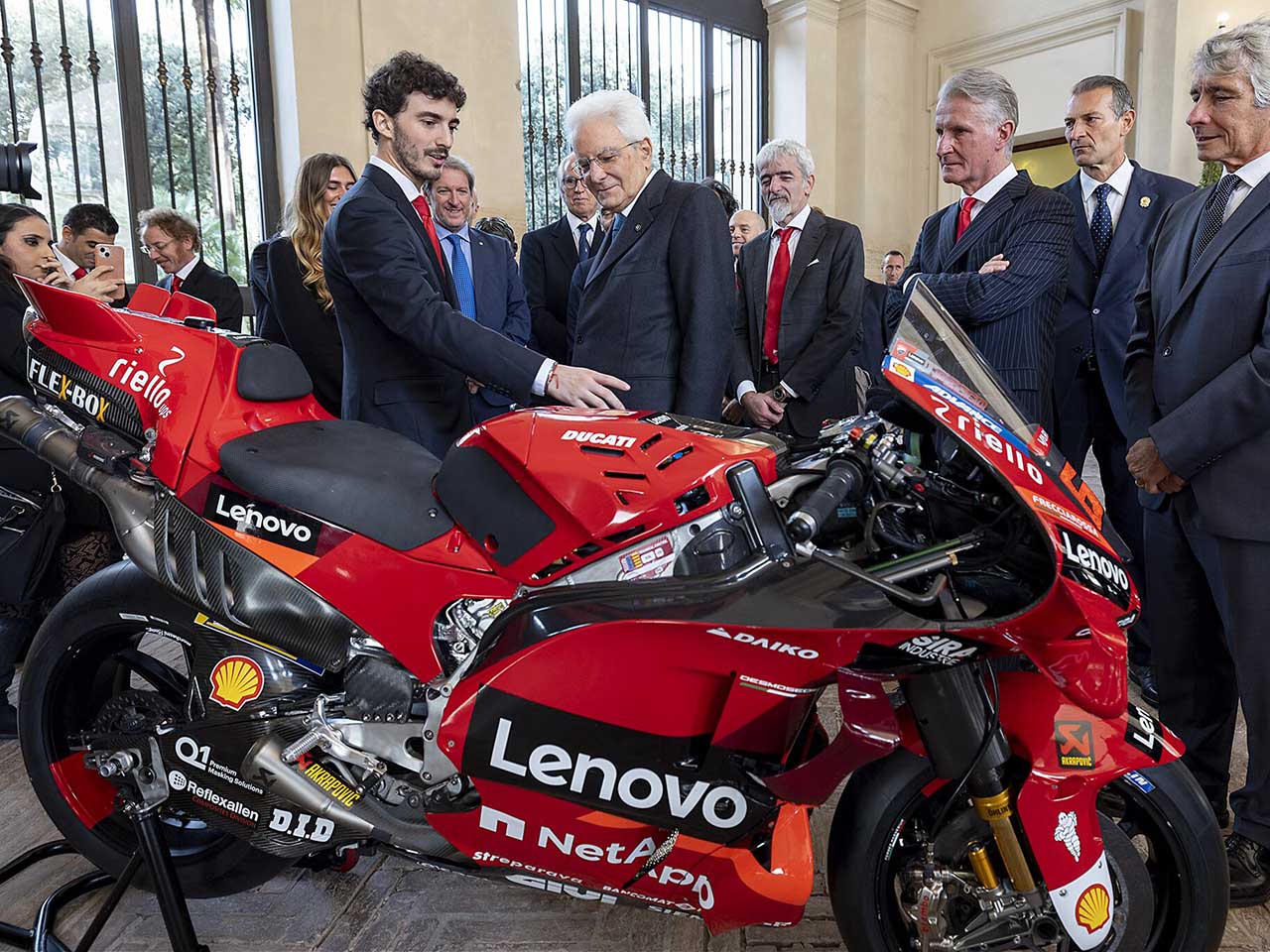 Francesco Bagnaia et la délégation Ducati au palais du Quirinal, équipe Ducati Lenovo Team en MotoGP
