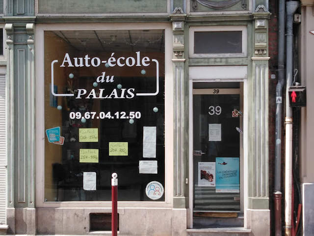 › Voir plus d'informations : Auro-École Du Palais