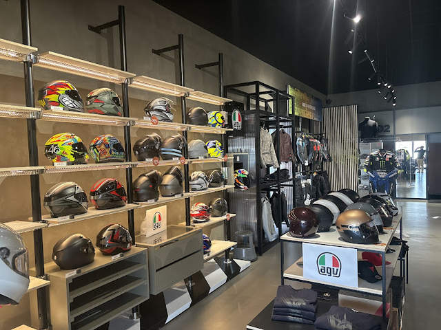 › Voir plus d'informations : Dainese Store Annecy