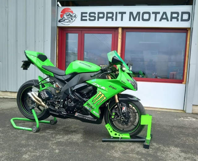 › Voir plus d'informations : ESPRIT MOTARD