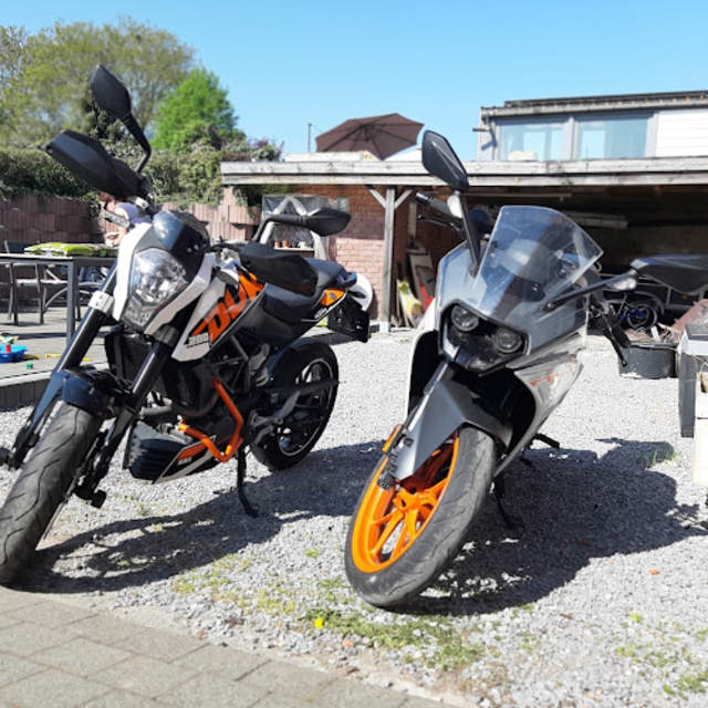 › Voir plus d'informations : Iron Sky Custom & Design