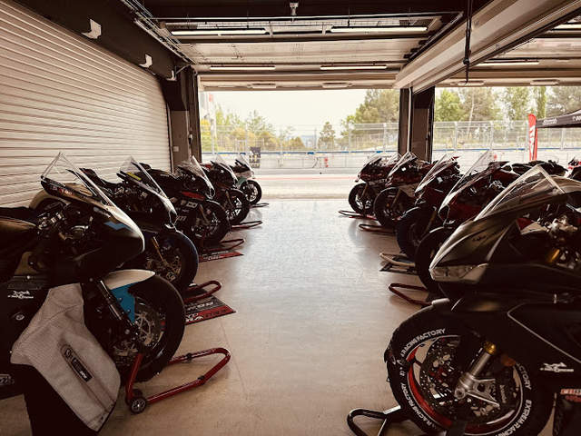 › Voir plus d'informations : J-Moto Racing